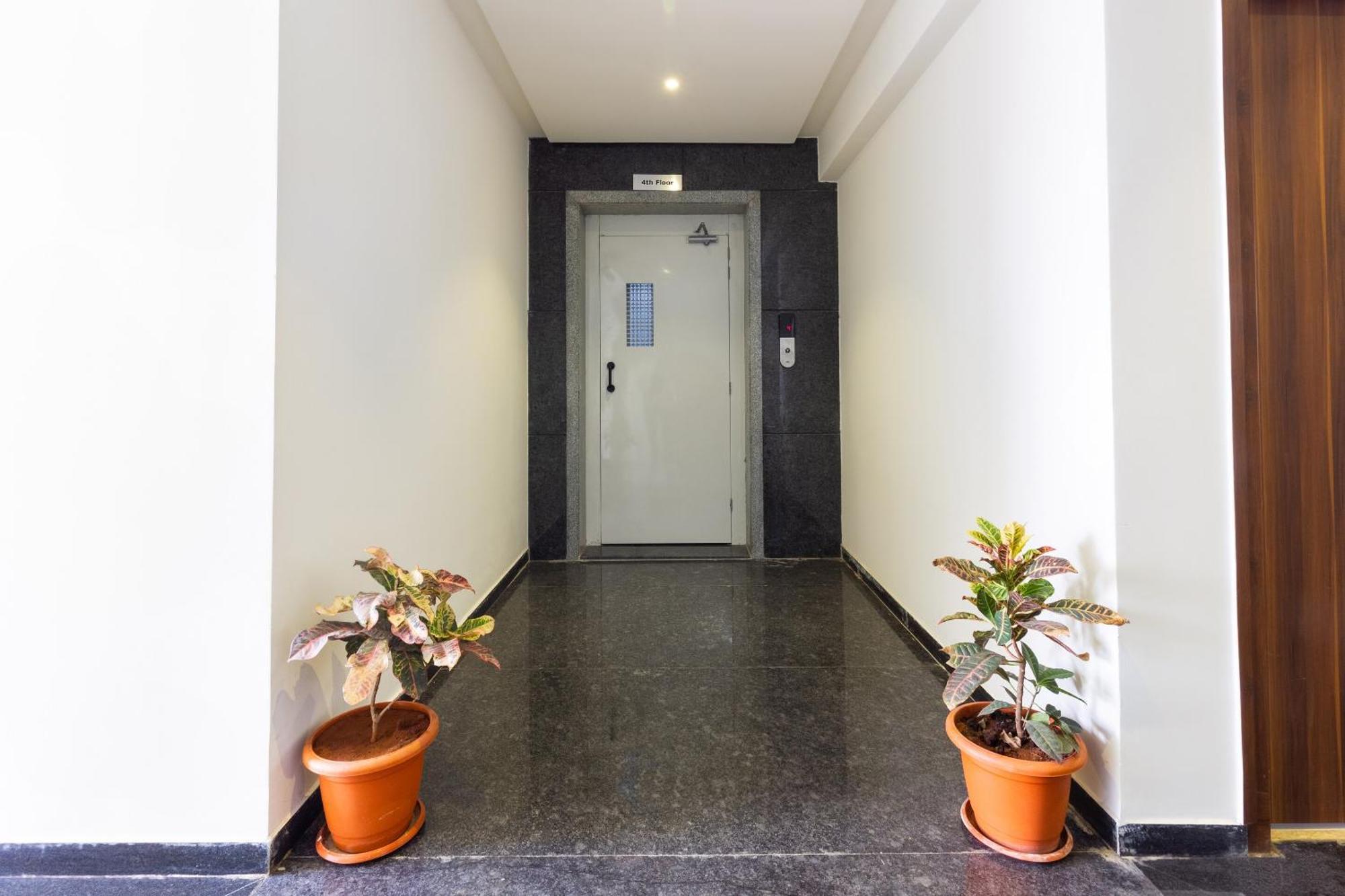 Hotel Super O Qualia Kondapur Near Botanical Garden 3*